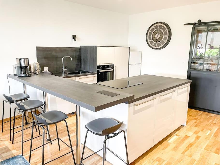 Appartement Cote Jardin - Centre Alençon Buitenkant foto